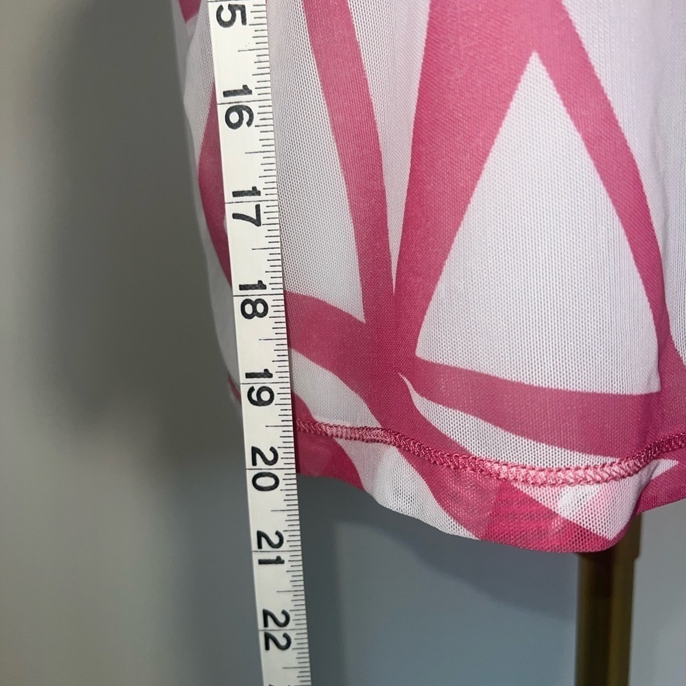 RARE - 6ixty 8ight Transparent Pink Geometric Short Sleeve Top - Picture 5 of 5